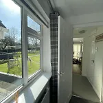 Serene Countryside Escape With Parking