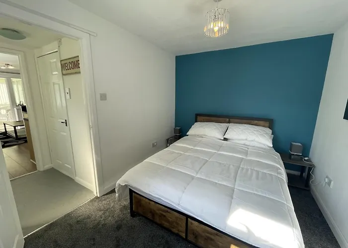 Serene Countryside Escape With Parking Apartment Bristol