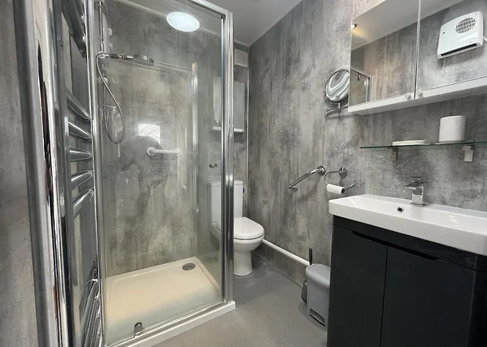 Serene Countryside Escape With Parking * Bristol