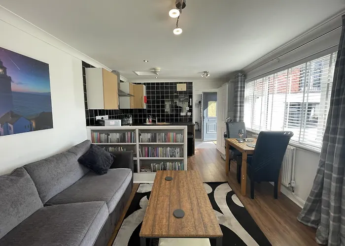 Serene Countryside Escape With Parking