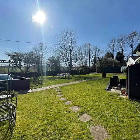 Apartman Serene Countryside Escape With Parking